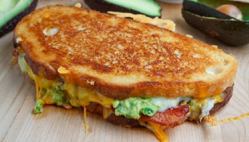 bacon-guacamole-grilled-cheese