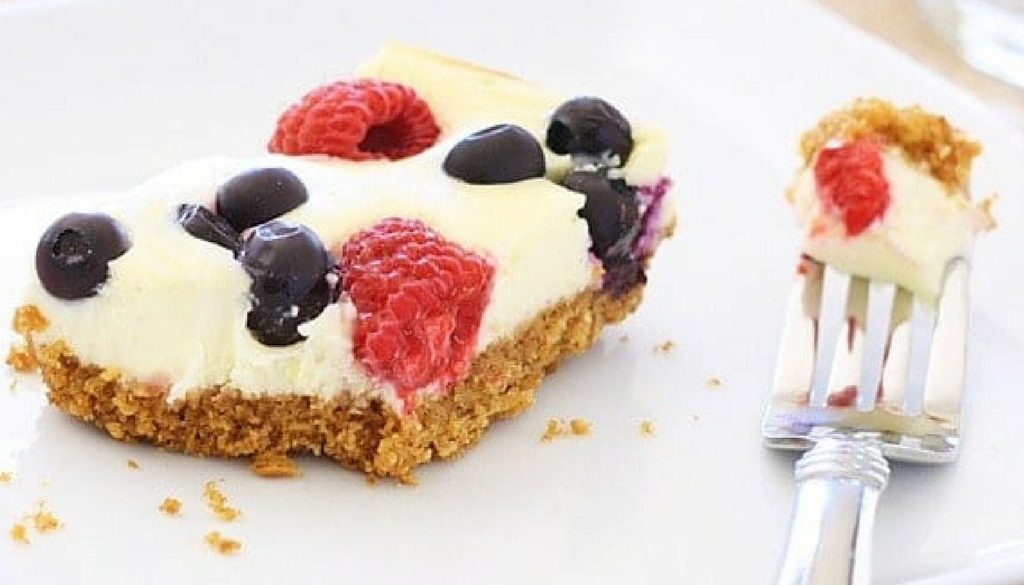 Berry Cheesecake Bars